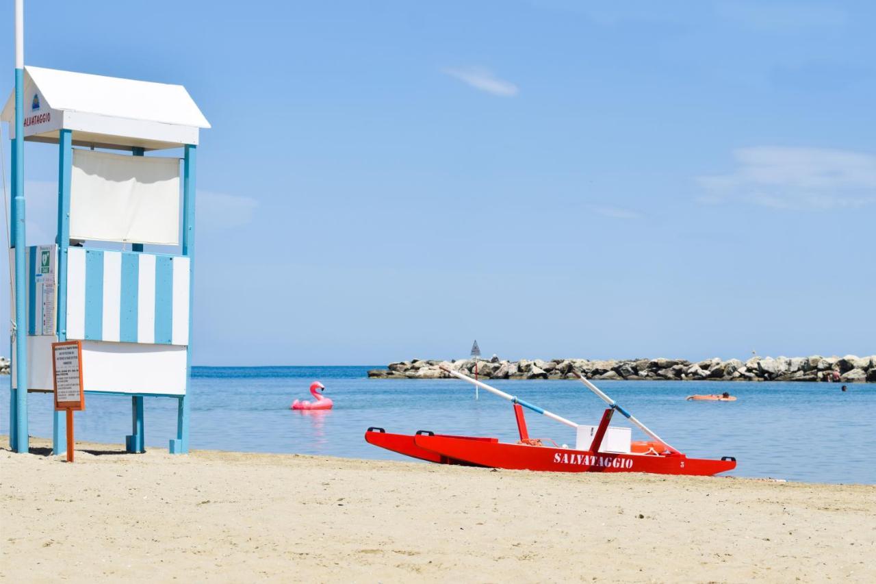 Hotel Universal Bellaria-Igea Marina Ngoại thất bức ảnh