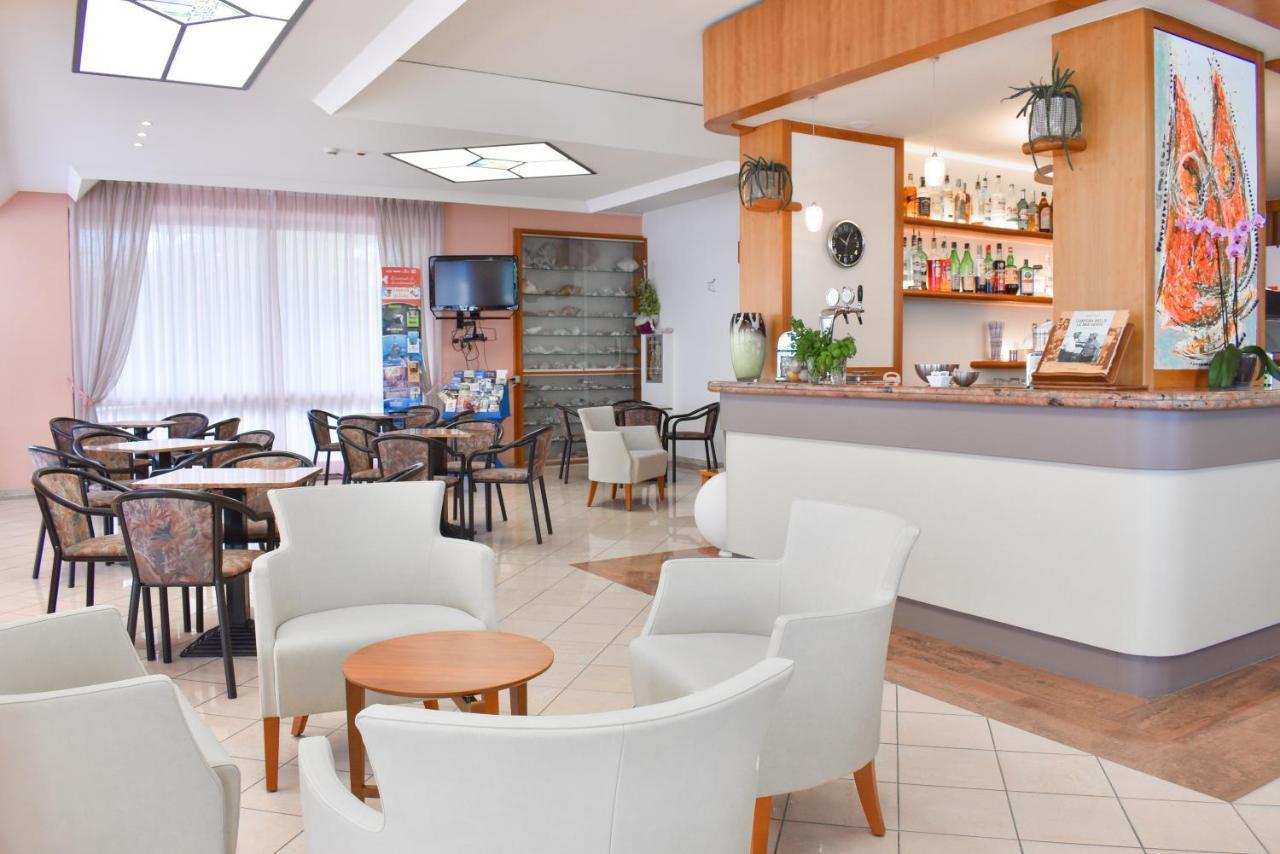 Hotel Universal Bellaria-Igea Marina Ngoại thất bức ảnh